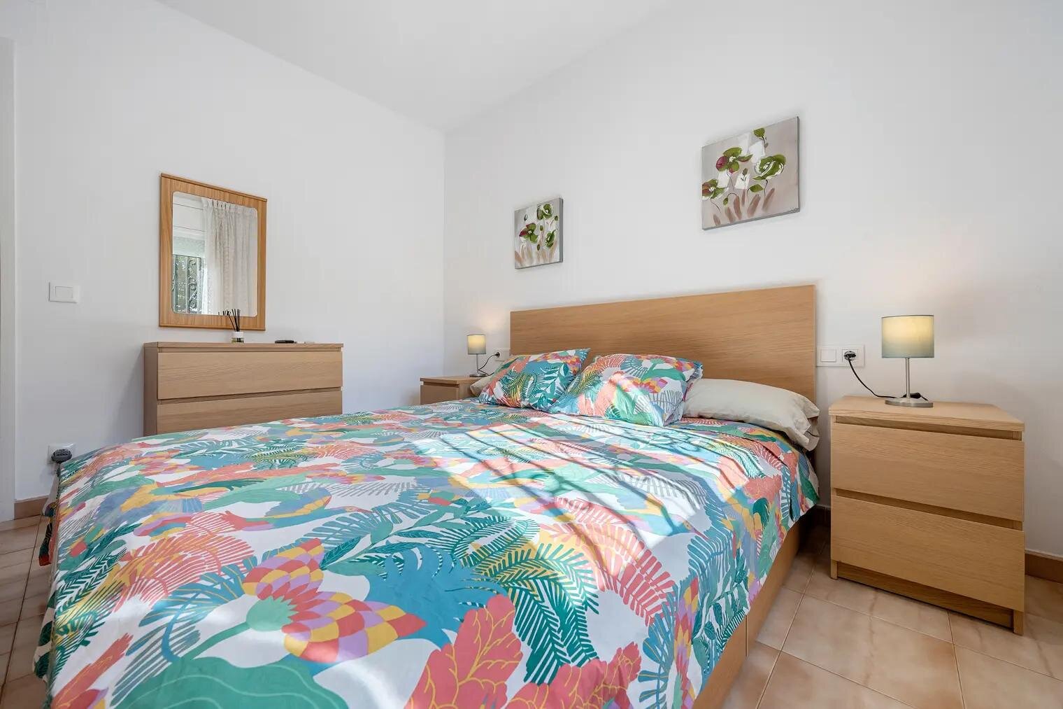 O primeiro quarto junto à janela