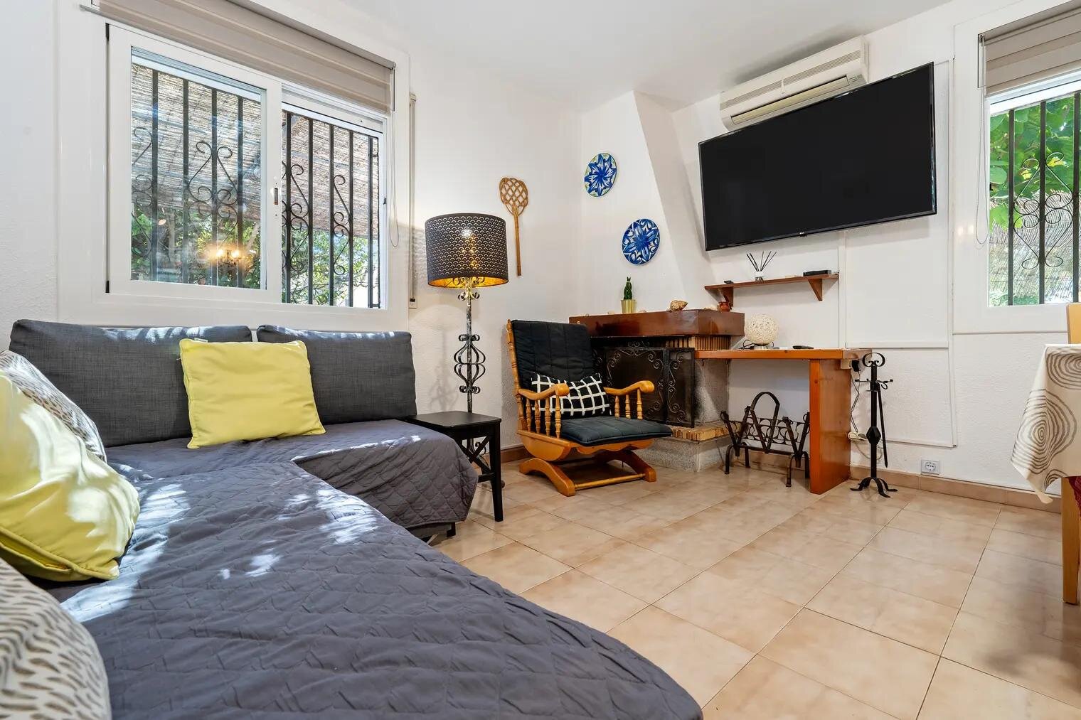 A sala com aberturas para o exterior